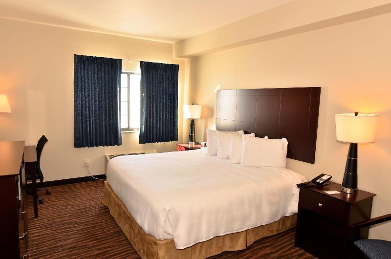 Cobblestone Inn & Suites - Holstein image