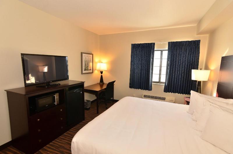 Cobblestone Inn & Suites - Holstein image
