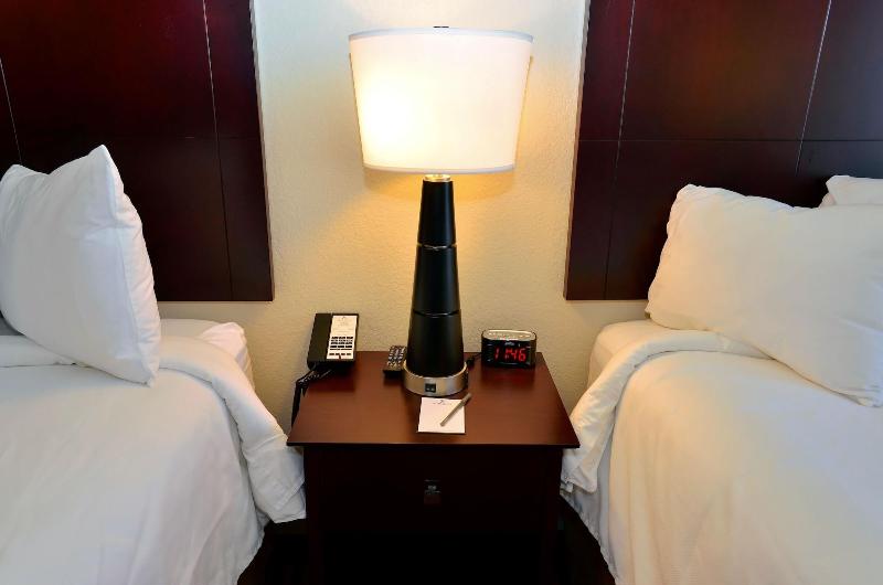 Cobblestone Inn & Suites - Holstein image