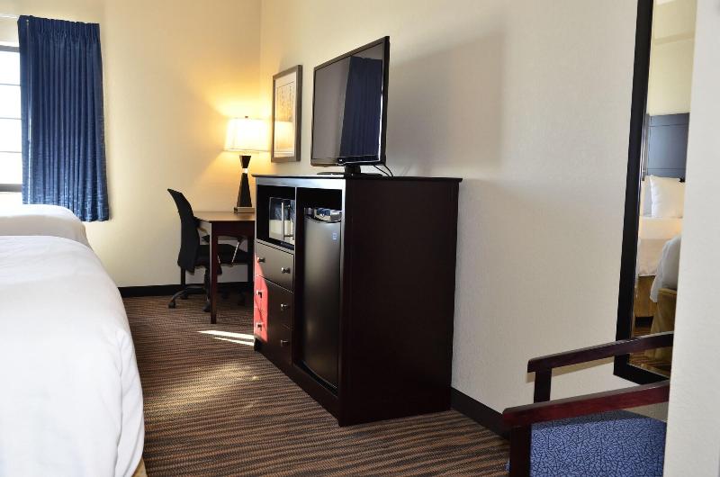 Cobblestone Inn & Suites - Holstein image