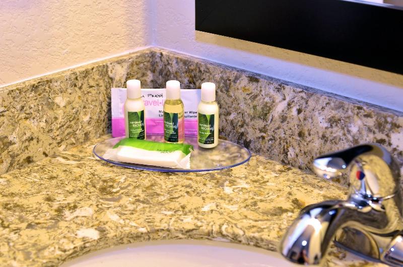 Cobblestone Inn & Suites - Holstein image