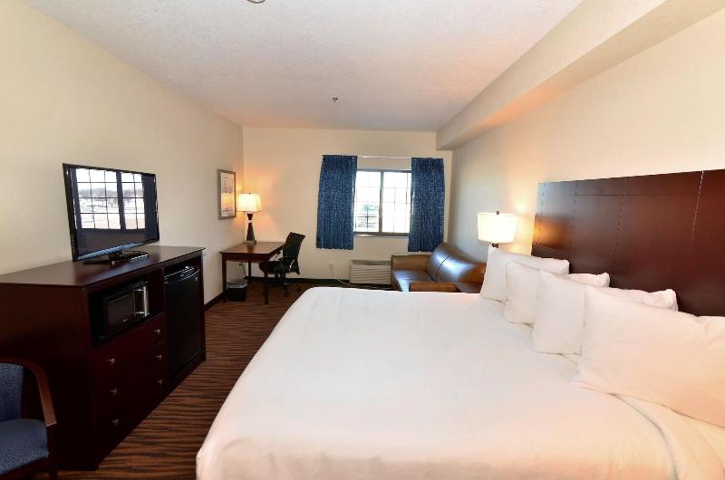 Cobblestone Inn & Suites - Holstein image