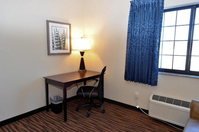 Cobblestone Inn & Suites - Holstein image
