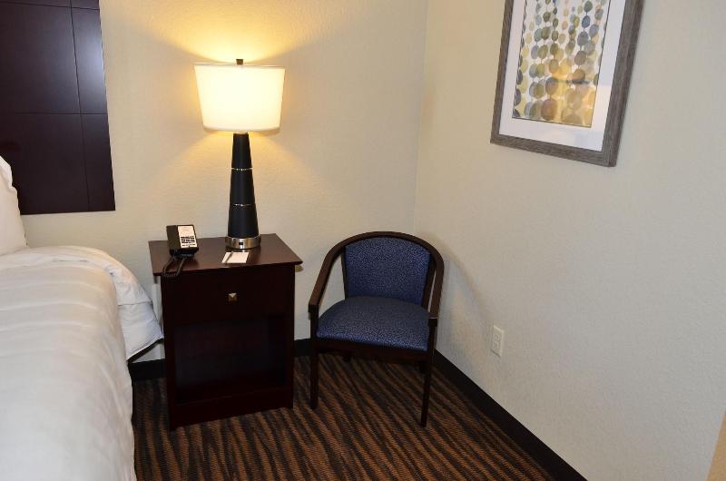 Cobblestone Inn & Suites - Holstein image