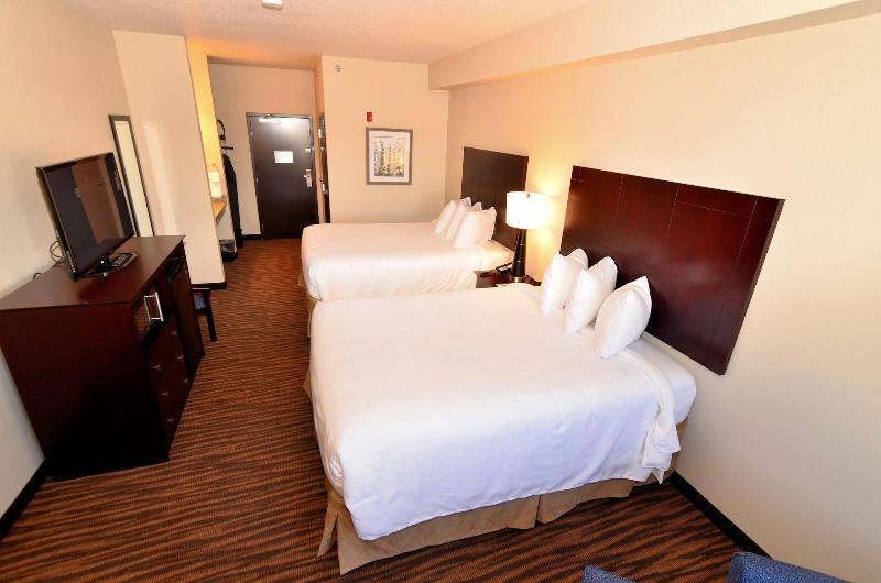 Cobblestone Inn & Suites - Holstein image