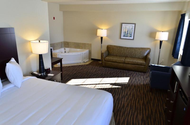 Cobblestone Inn & Suites - Holstein image
