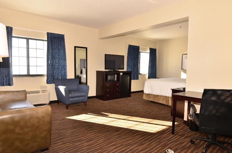 Cobblestone Inn & Suites - Holstein image