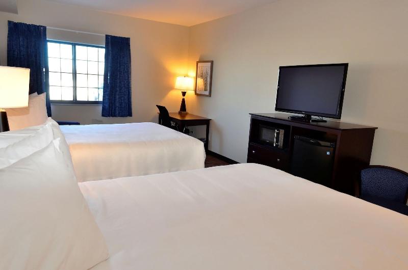 Cobblestone Inn & Suites - Holstein image