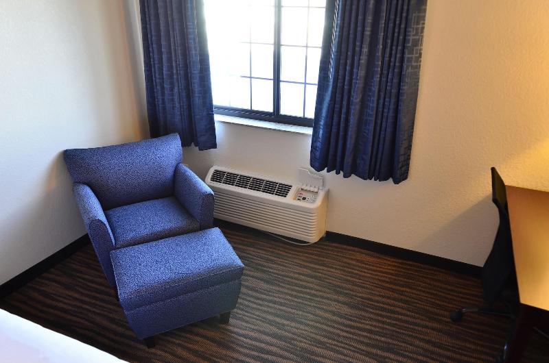 Cobblestone Inn & Suites - Holstein image