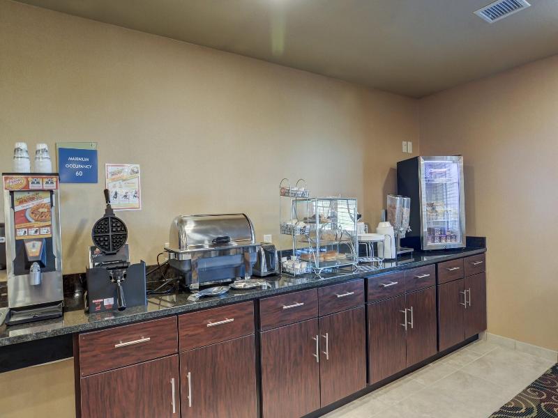 Cobblestone Inn & Suites - Kersey image
