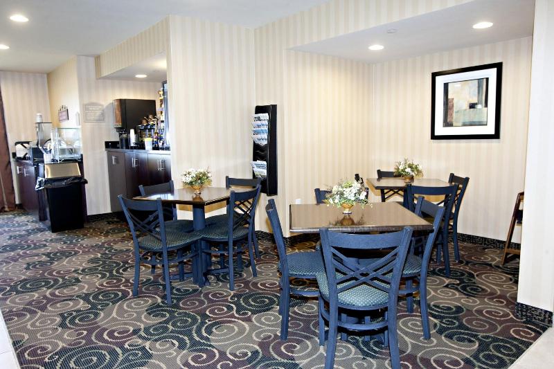Cobblestone Inn & Suites - Langdon image 2