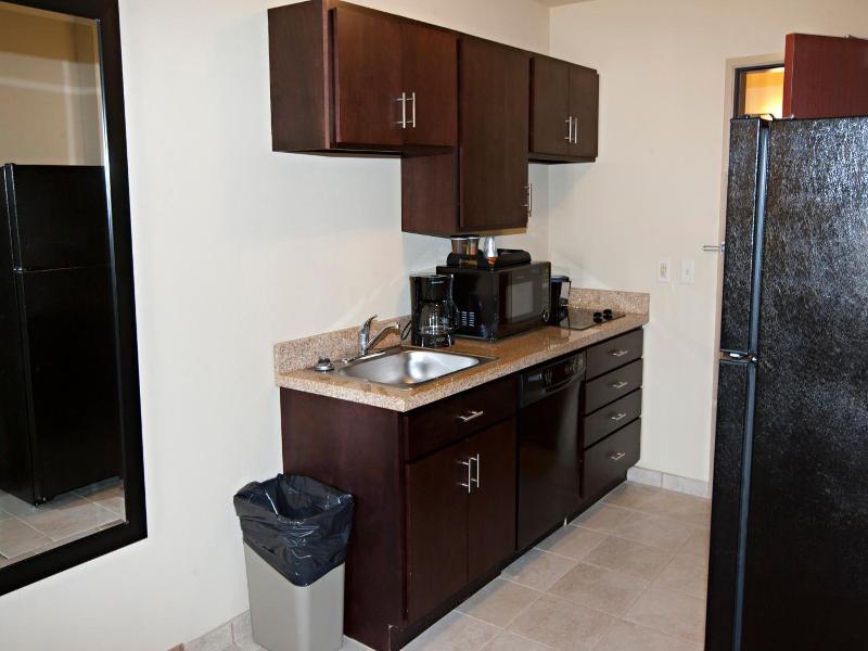 Cobblestone Inn & Suites - Langdon image