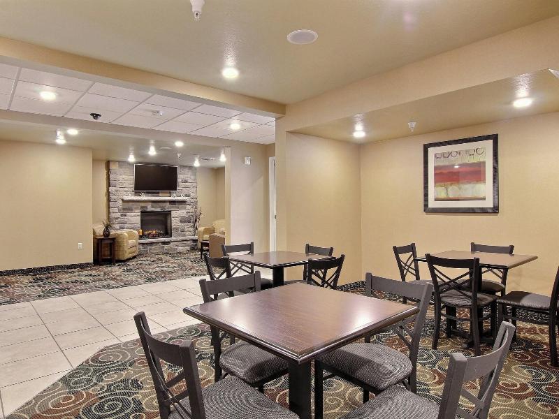 Cobblestone Inn & Suites - Linton image 3