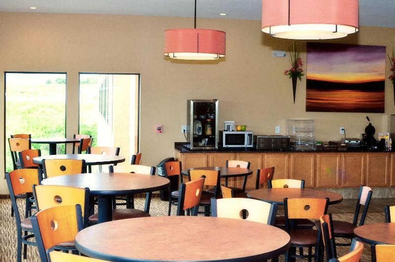 Cobblestone Inn & Suites - Newton image 6