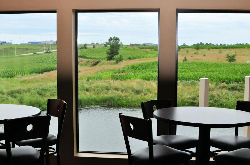 Cobblestone Inn & Suites - Newton image