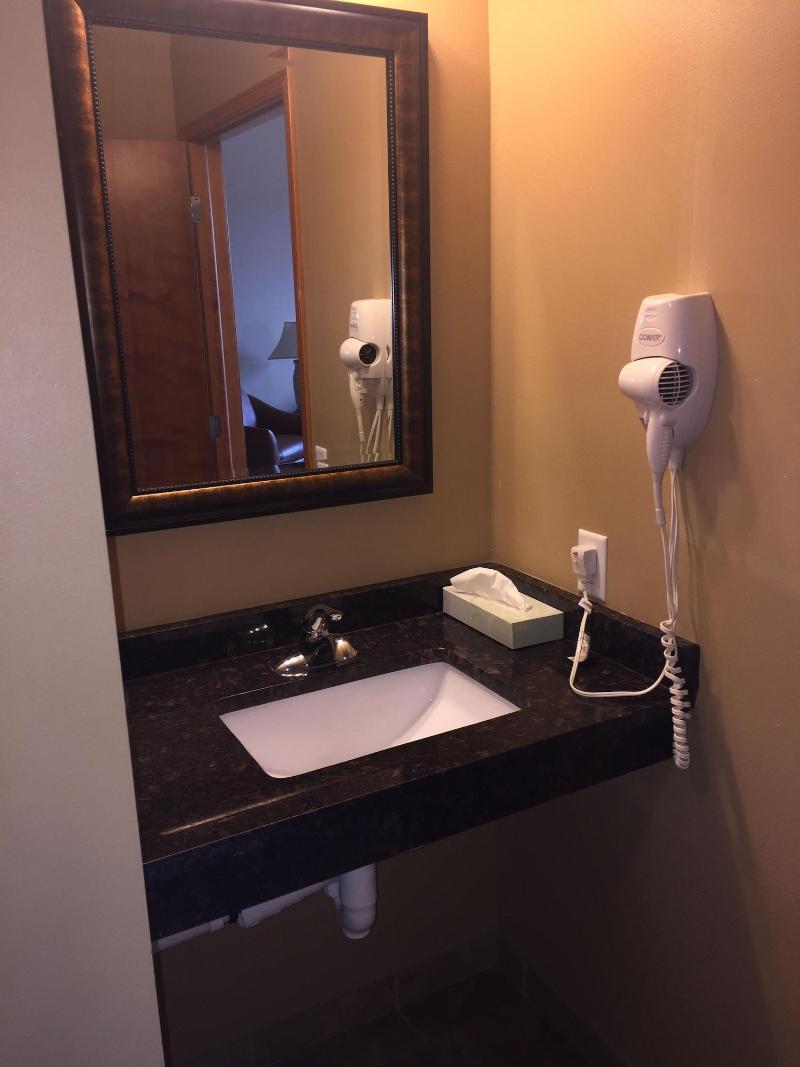 Cobblestone Inn & Suites - Newton image 4