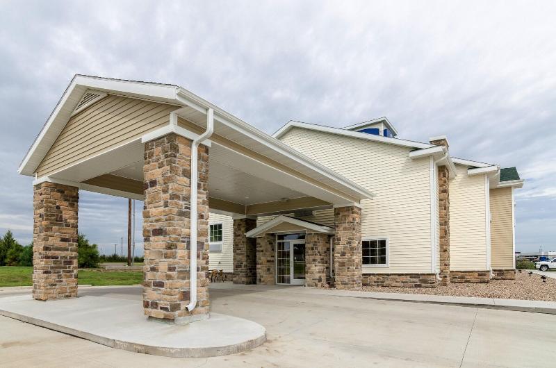 Cobblestone Inn & Suites - Oberlin — exterior view