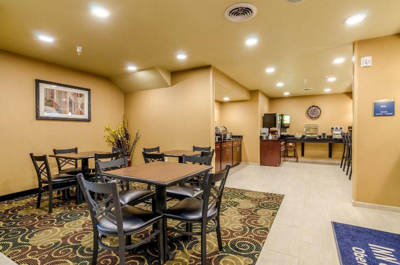 Cobblestone Inn & Suites - Oberlin
