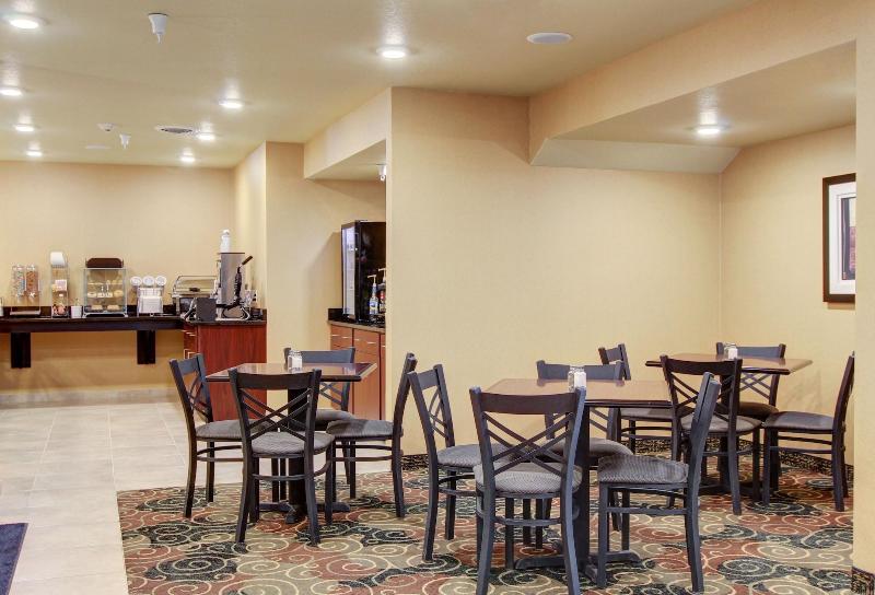 Cobblestone Inn & Suites - Steele image 1