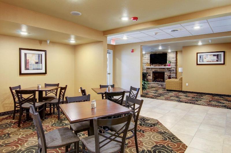 Cobblestone Inn & Suites - Steele image