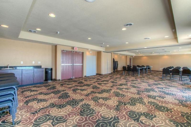 Cobblestone Inn & Suites - Wray image