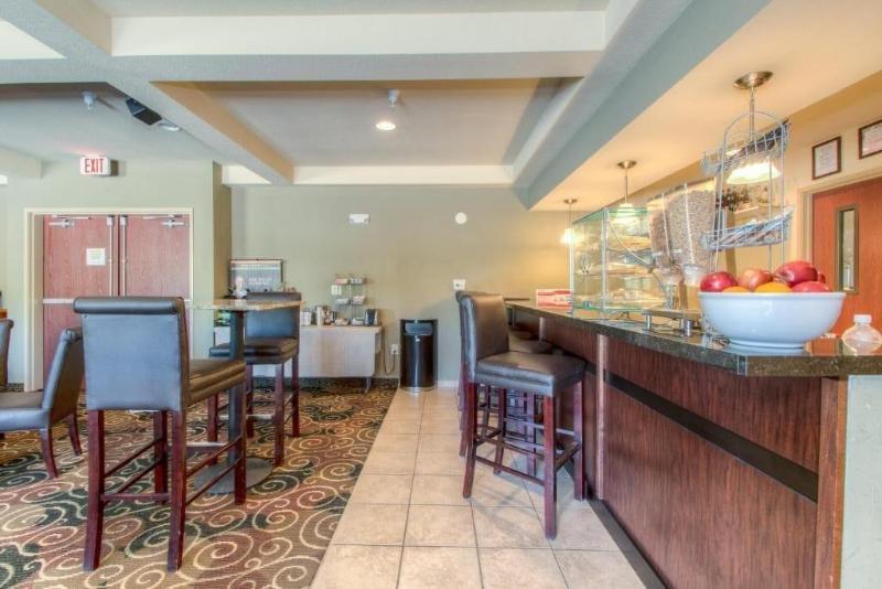 Cobblestone Inn & Suites - Wray image