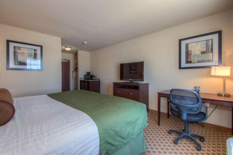 Cobblestone Inn & Suites - Wray image 2