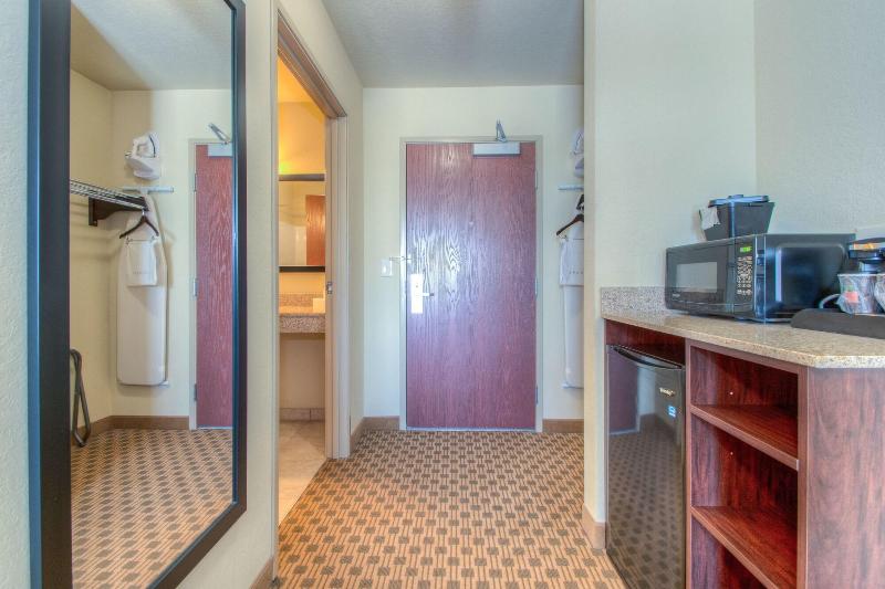Cobblestone Inn & Suites - Wray image