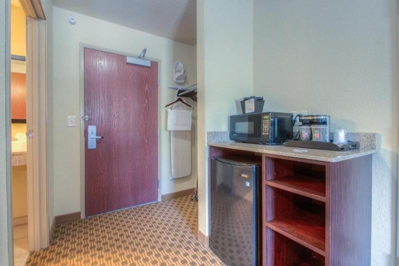 Cobblestone Inn & Suites - Wray image
