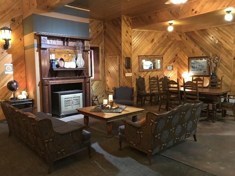Colter's Lodge image