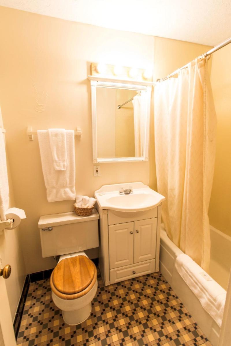 Colter's Lodge image