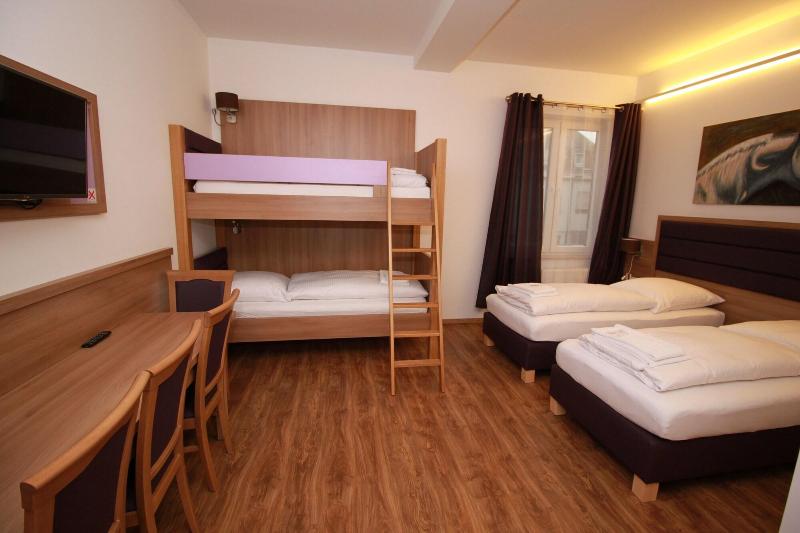 Slamba Hostel Augsburg image