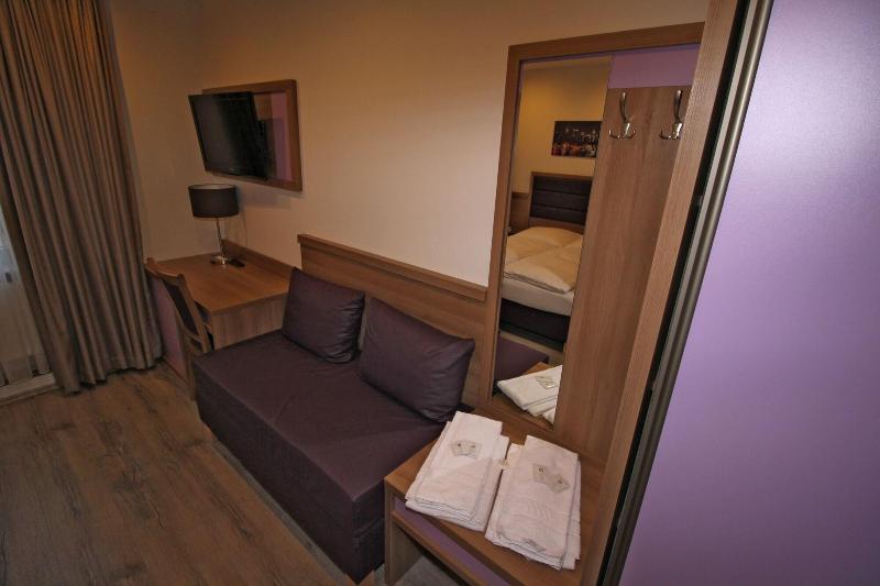Slamba Hostel Augsburg image