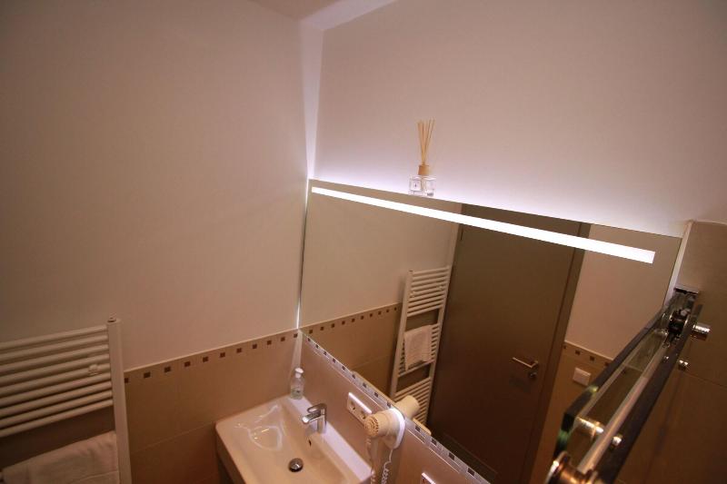 Slamba Hostel Augsburg image
