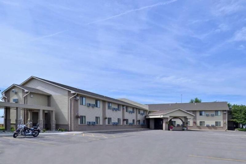 Cottonwood Inn And Conference Center image