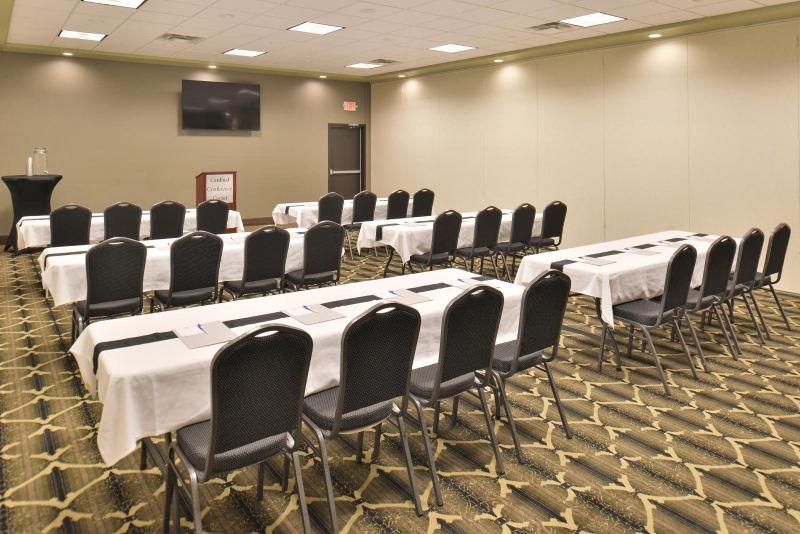 Cottonwood Inn And Conference Center image