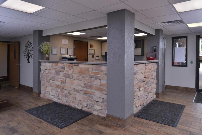 Cottonwood Inn And Conference Center image