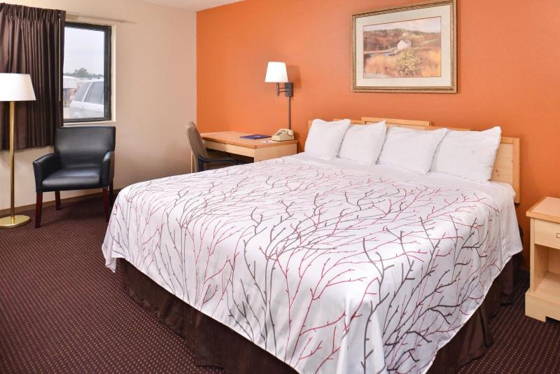 Cottonwood Inn And Conference Center image