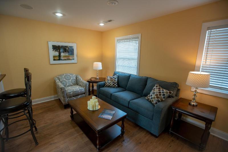 Howard's Creek Inn image