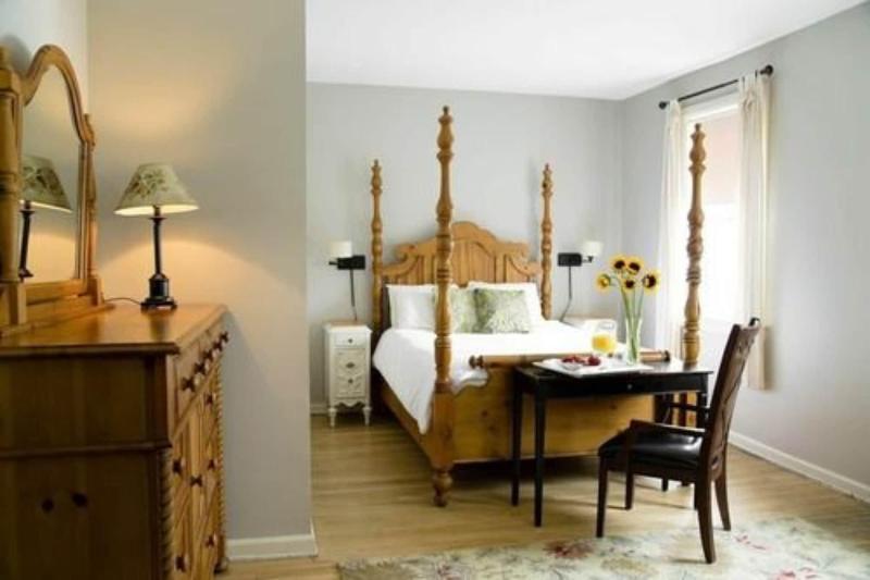 Crabtree's Kittle House Restaurant & Inn image