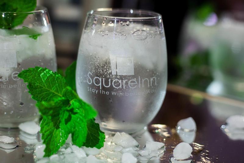 Square Inn image