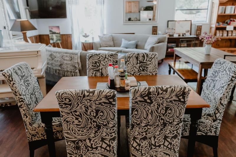 Square Inn image