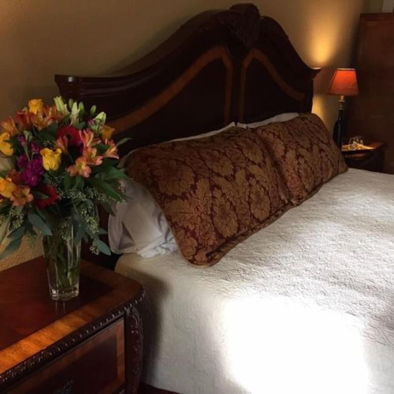 Square Inn image