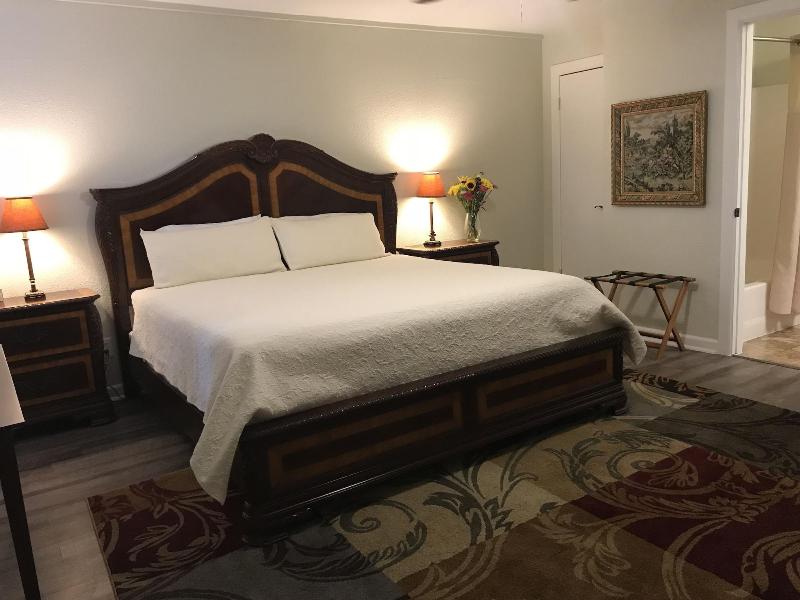 Square Inn image
