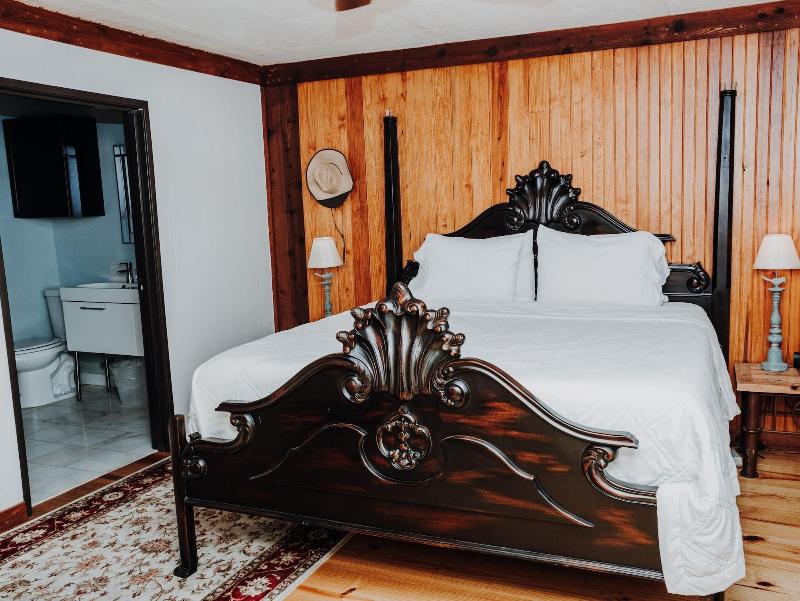 Square Inn image