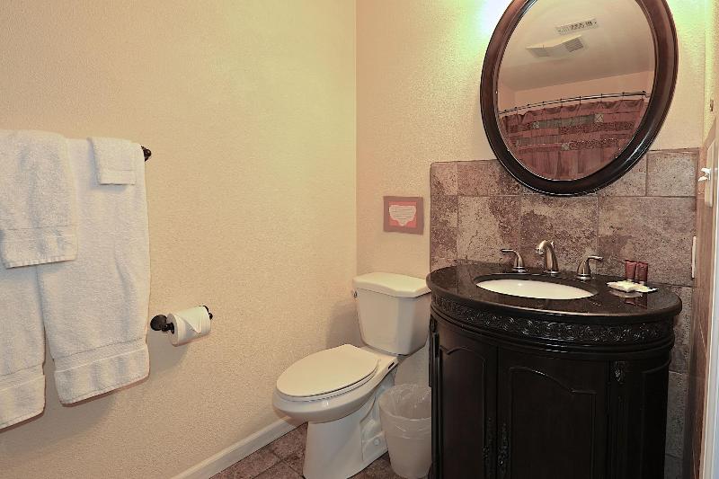 Square Inn image