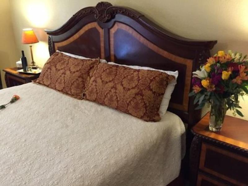 Square Inn image