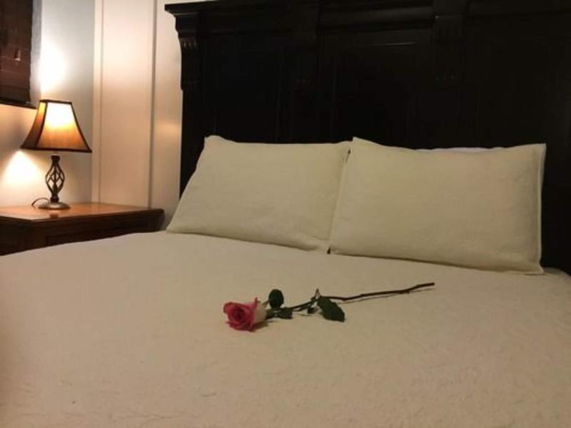 Square Inn image