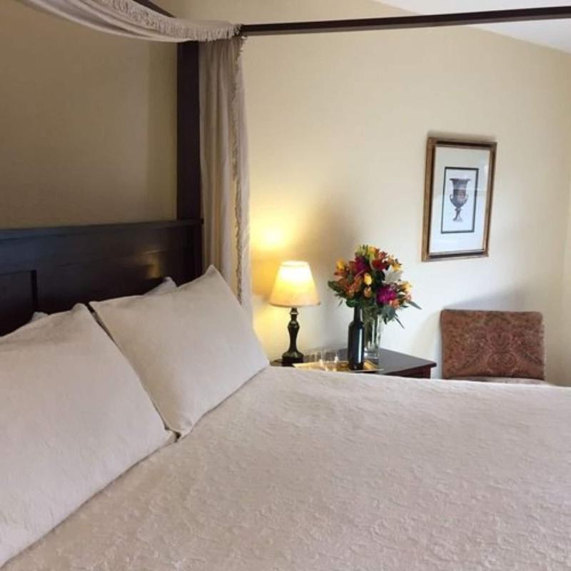 Square Inn image