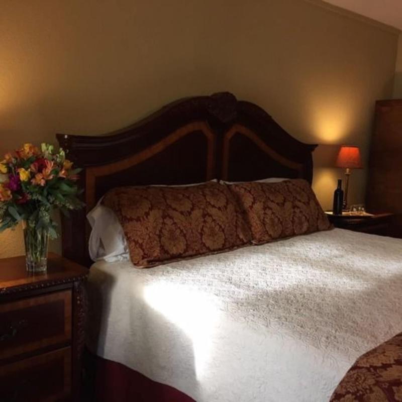 Square Inn image